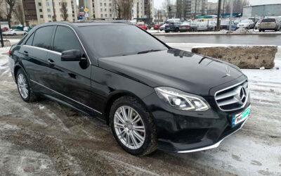 Mercedes-Benz-E-200- (6)
