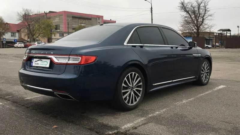 Lincoln-Continental-2016-(2)