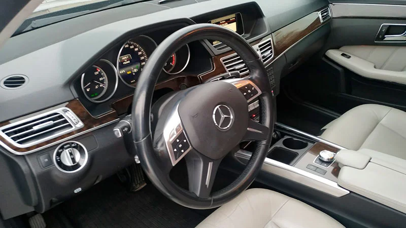 Mercedes-Benz-E-200- (11)